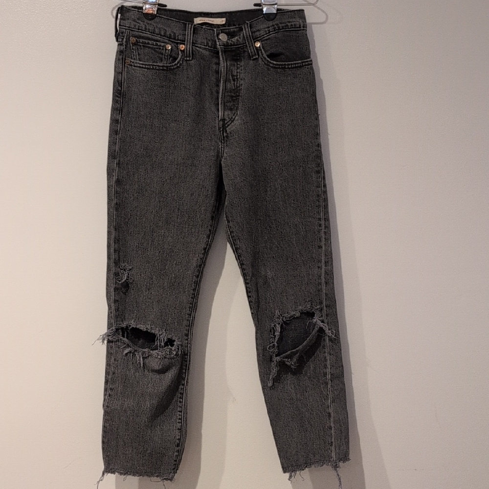 Levi Wedgie Straight Size 27 Black Distressed Jeans